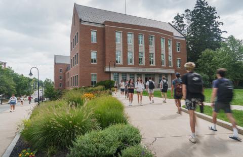 Students walking in and out of UNH Paul College