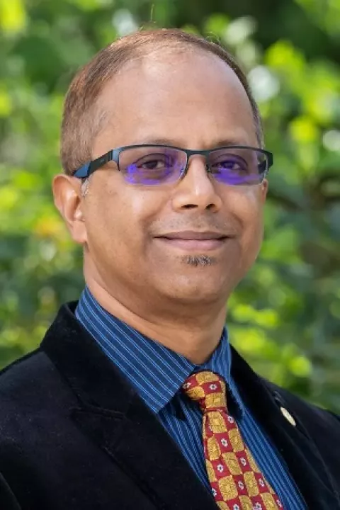 Dev Dutta headshot