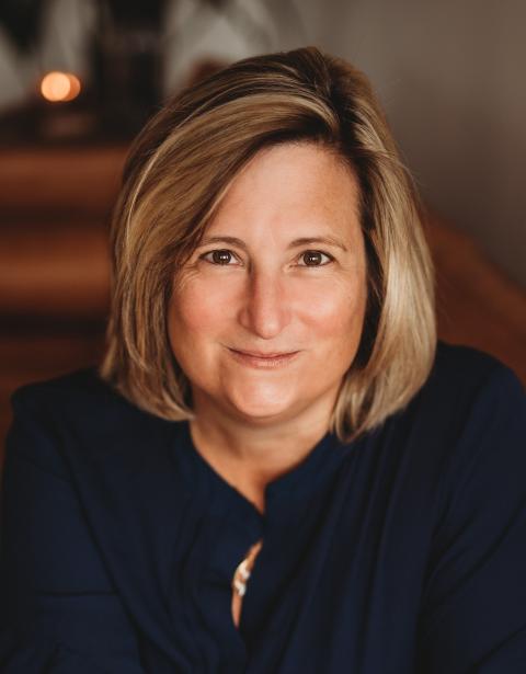 Lisa Keslar headshot