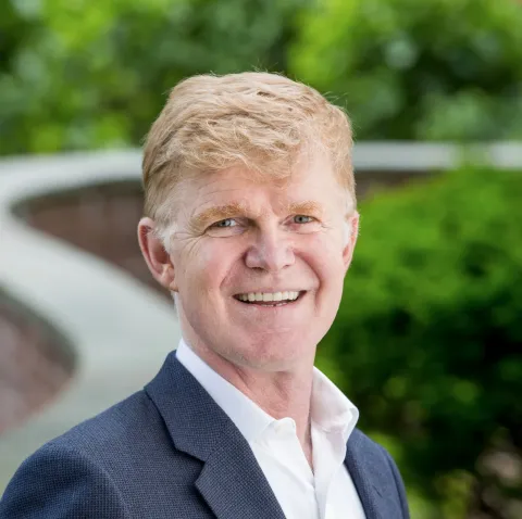 Dennis Reilly headsot
