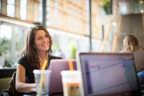 online MBA student studying online MBA student studying